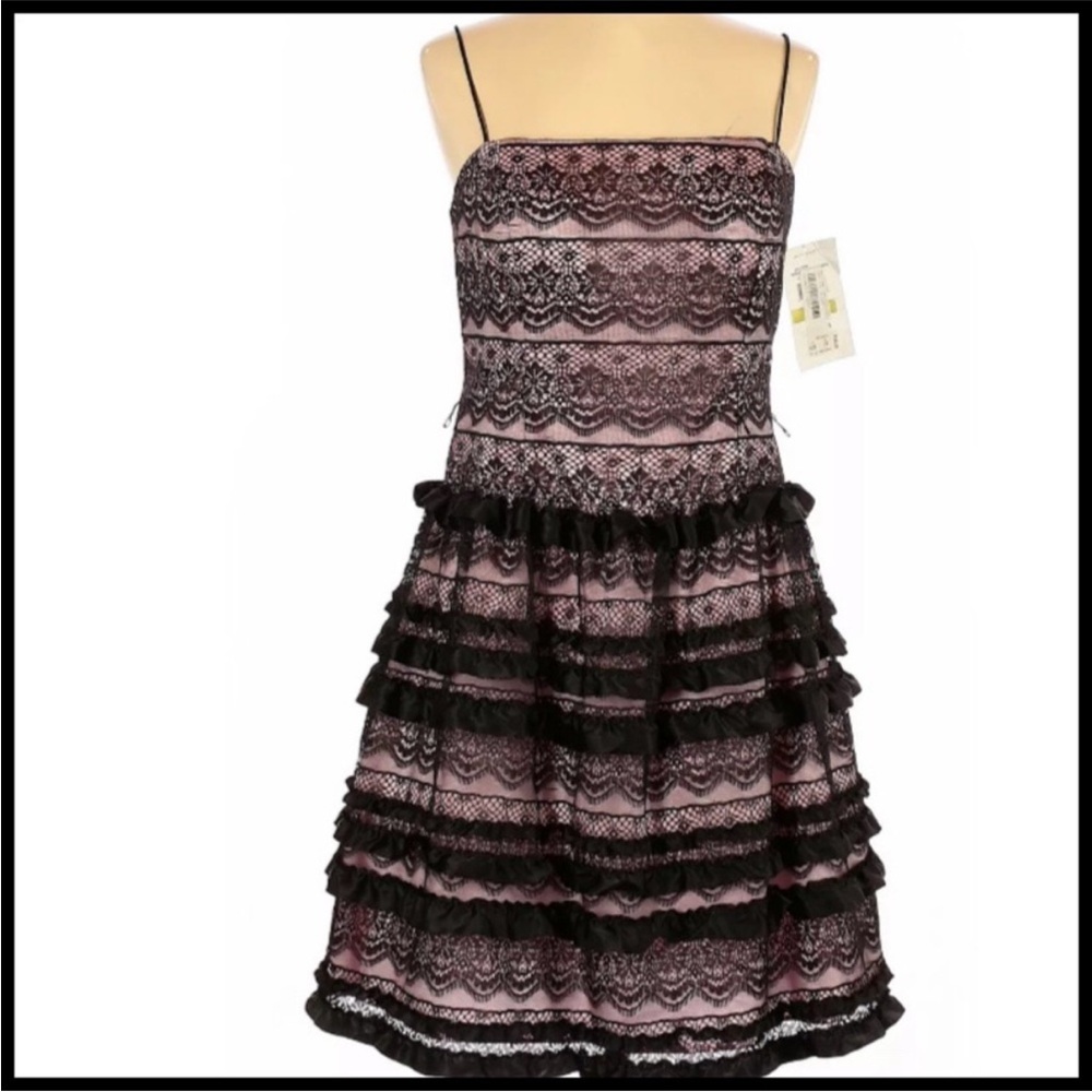 ❤️VINTAGE❤️ Pink dress with black lace overlay